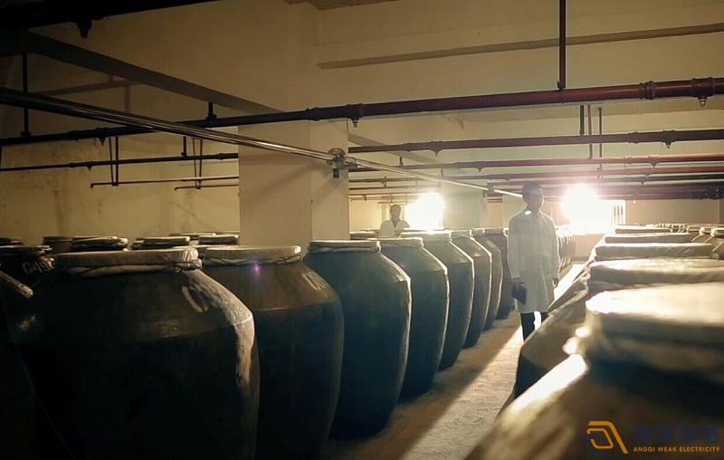 成都盎柒弱電—酒廠窖池測溫儀有什么作用？